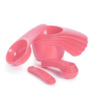 Tupperware measuring mates measuring cup and spoon set.